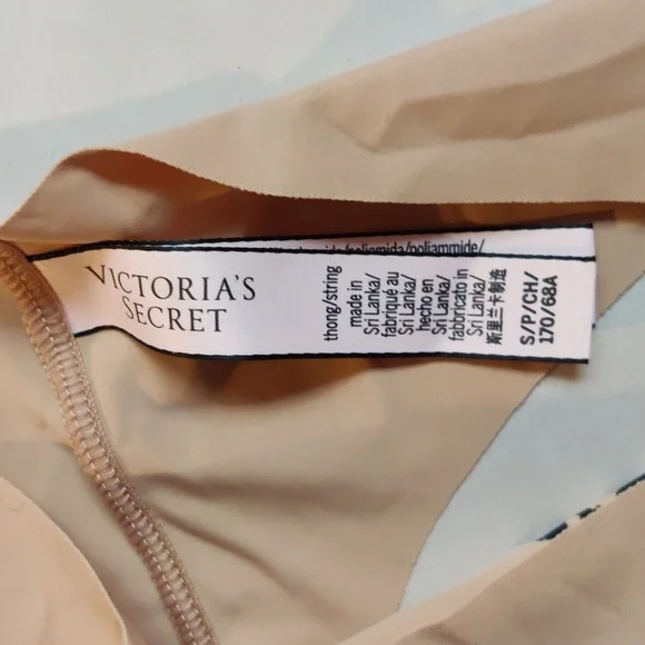 Victoria Secret Thongs NWOT Size Small - Picture 7 of 7